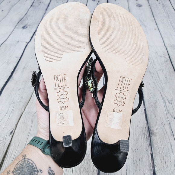 PELLE MODA | leather kitten heel thong strap sandals - Picture 11 of 12